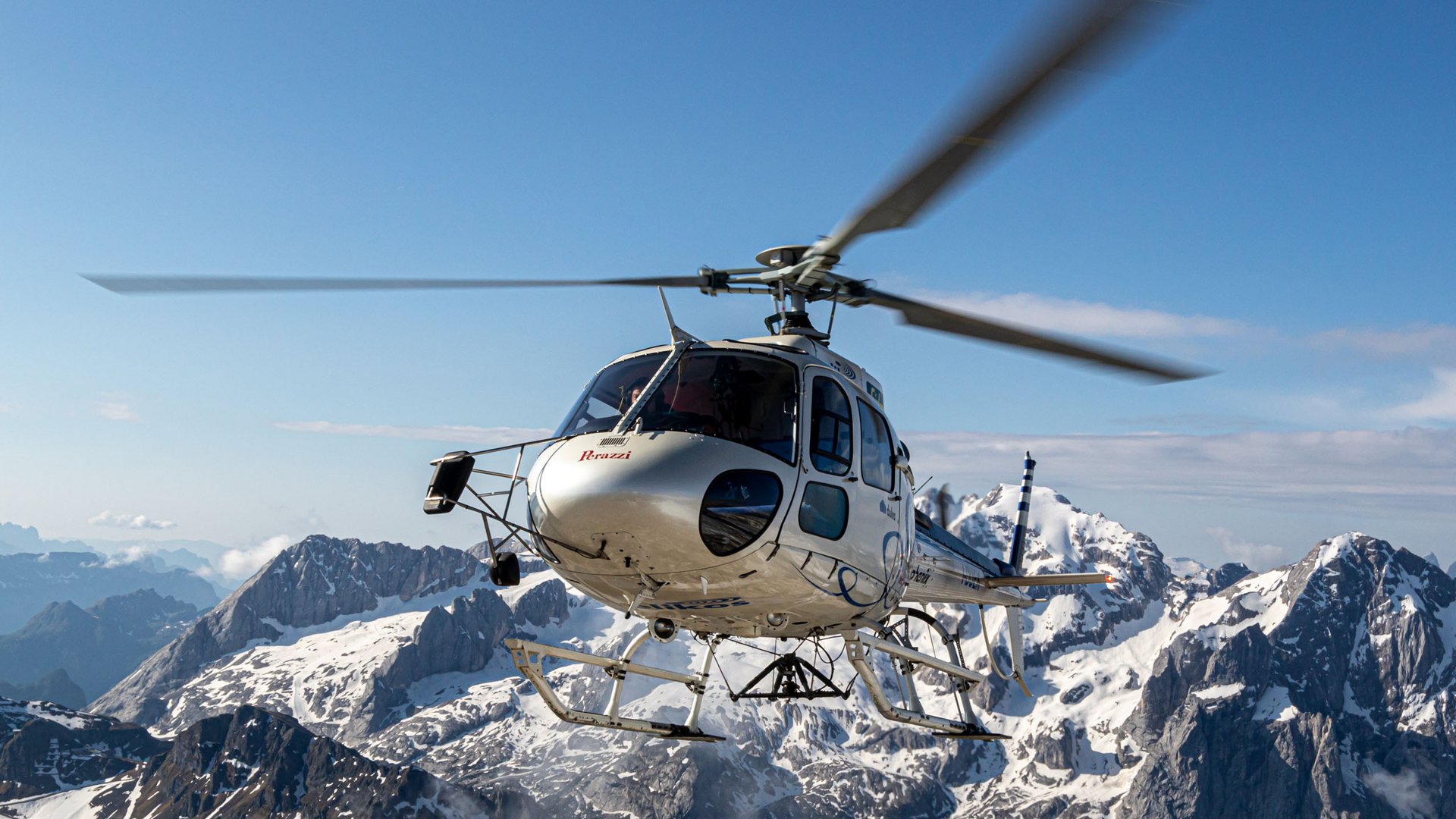 Exclusive helicopter tours in South Tyrol