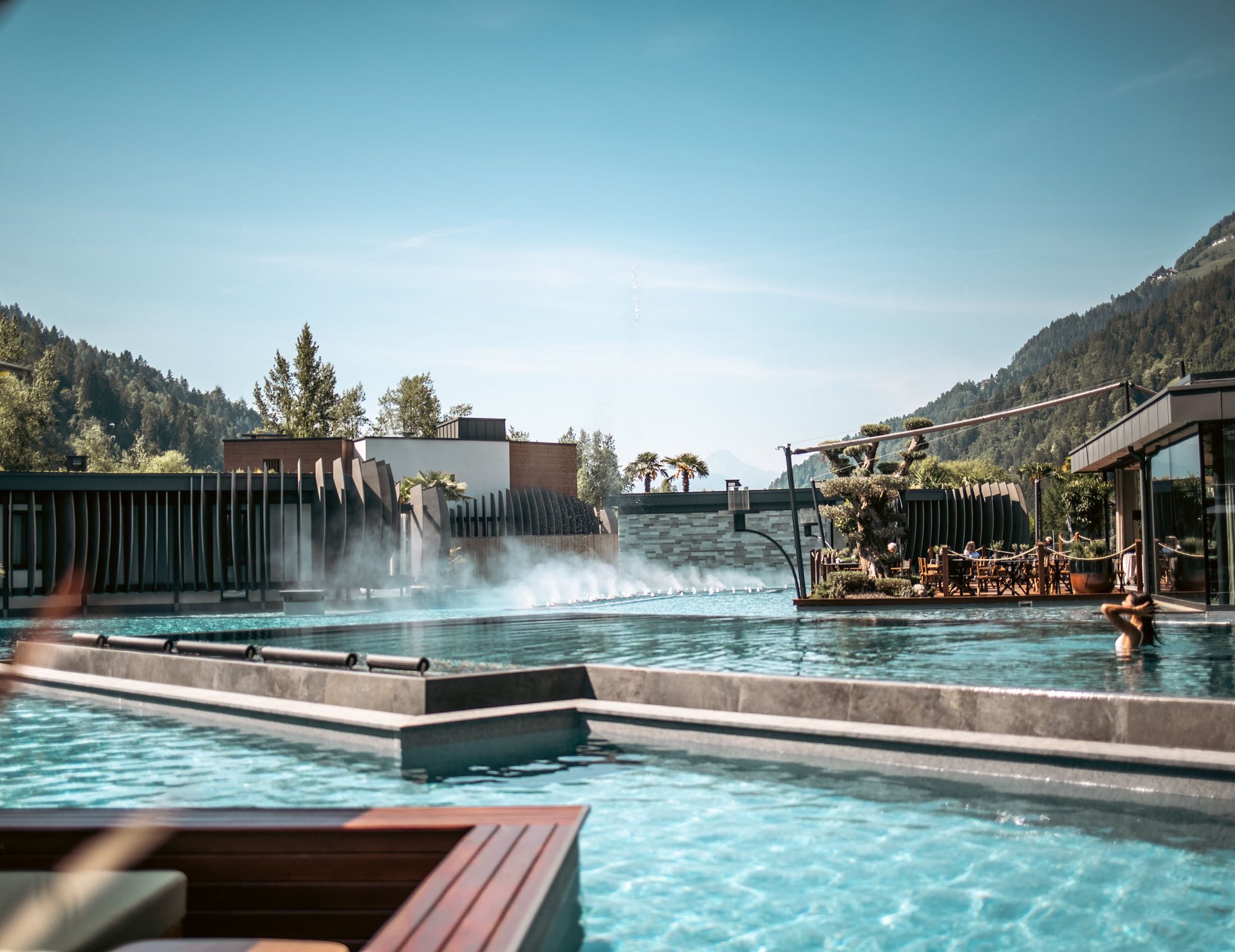 Ihr 5-Sterne-Hotel in Südtirol mit jeglichem Luxus Ihr 5-Sterne-Hotel in Südtirol mit jeglichem Luxus