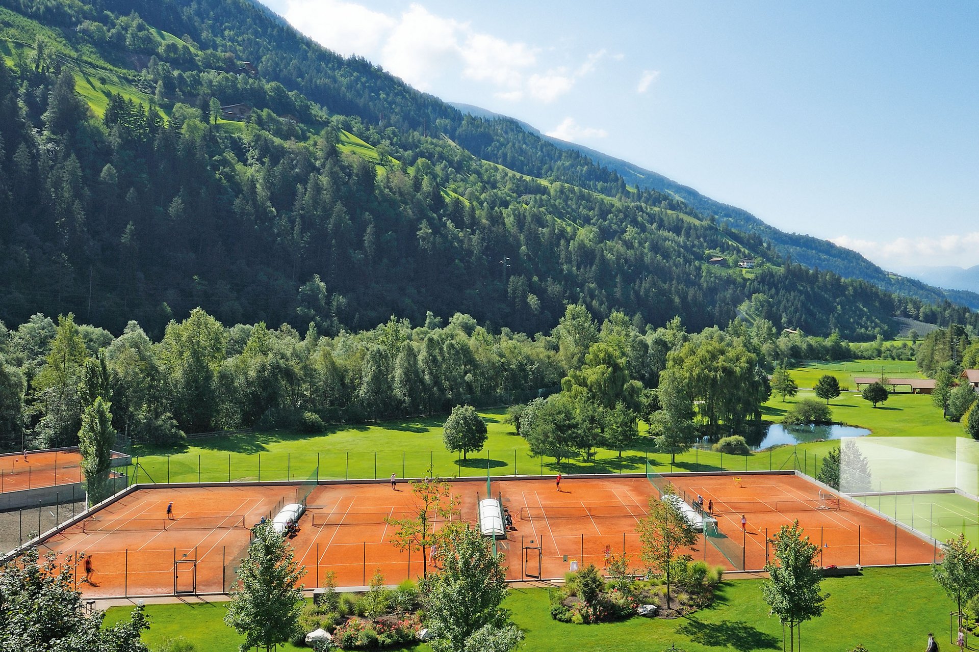 Ihr luxuriöses Tennishotel in Südtirol Ihr luxuriöses Tennishotel in Südtirol