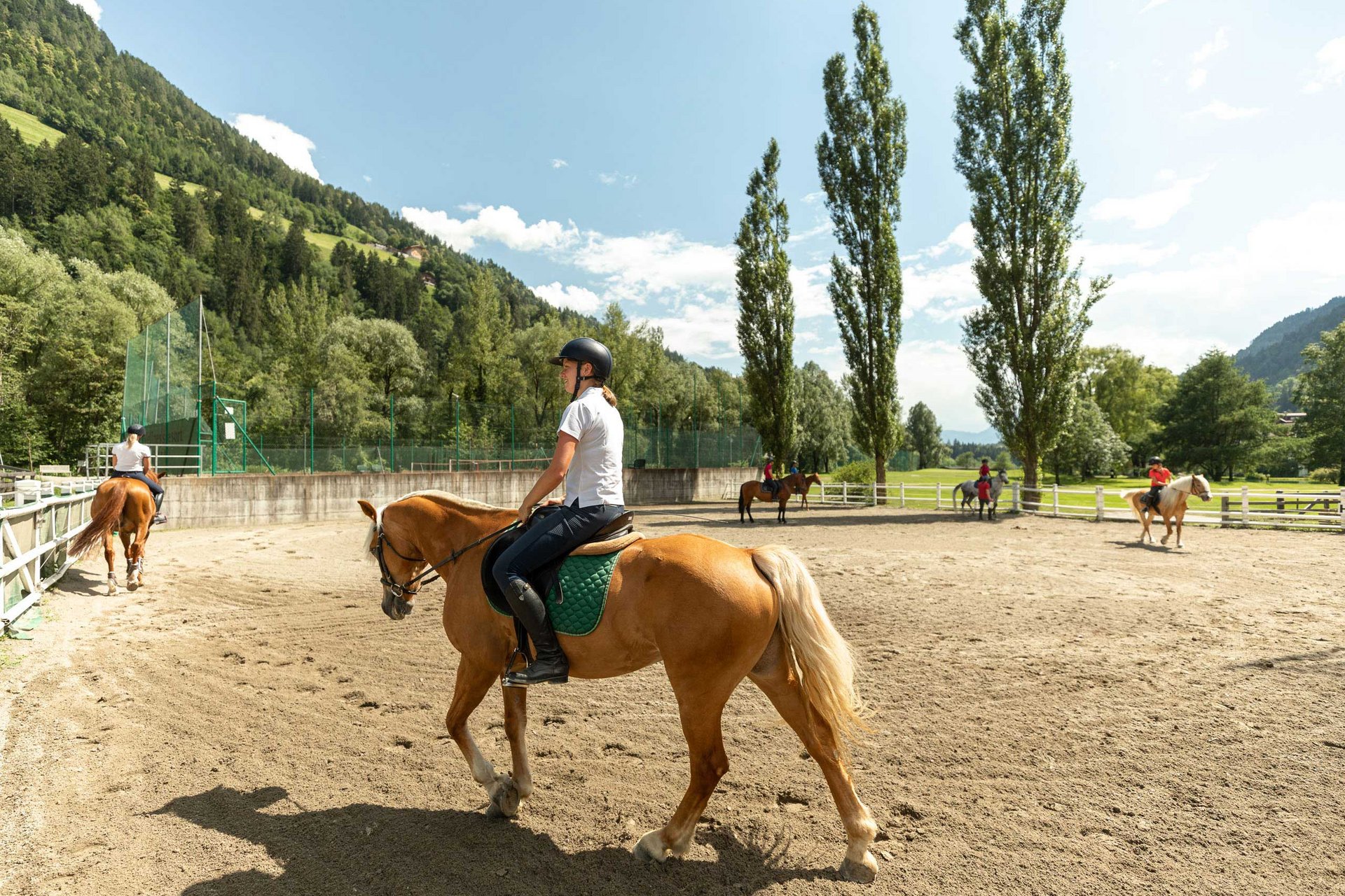 5-star hotel in South Tyrol: horse riding and wellness