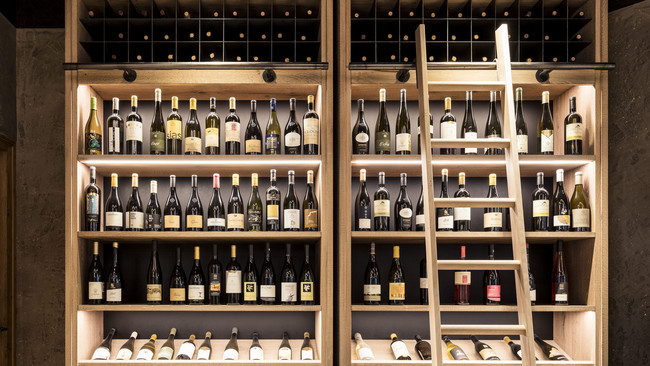 Fine Wines & Lounge Bar