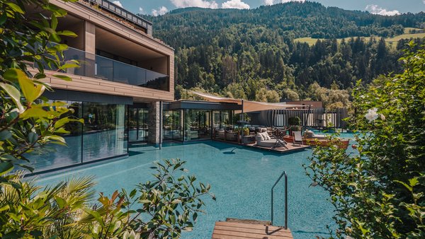 Images of the luxury lodge in South Tyrol